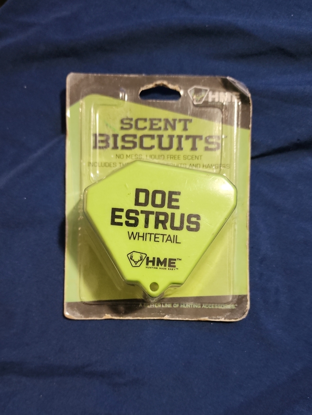 H&M Doe Estrus Scent Biscuits Whitetail in Lime Green
